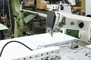 Handicraft Industry Drucke: Image of sewing machine and patterns for shoes