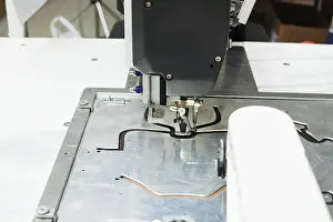 Handicraft Industry Equipment Drucke: Image of sewing machine stitching on patterns