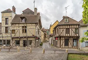 Old Town Street Scene Europe Drucke: Impression of Troyes