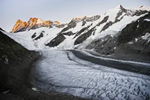 Bernese Alps Switzerland Drucke: Impressive high-alpine landscape