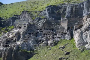 Caucasus Mountain Scenery Drucke: Impressive monastery complex nestled in a cliff