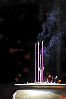 Indonesian Temples Drucke: Incense stick in Chinese temple, Java, Indonesia