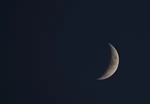 Crescent Moon Drucke: Increasing moon, crescent moon