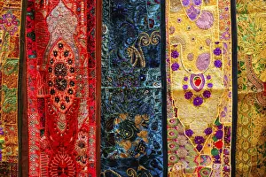 Jaisalmer Rajasthan India Drucke: Indian patchwork fabric with traditional Indian patterns close up