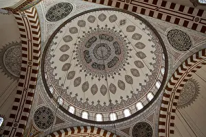Drucke von Innere Ansicht der Kuppel in der osmanischen Architektur in, Istanbul, Türkei Istanbul Drucke: Innere Ansicht des Doms in der osmanischen Architektur.