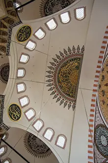 Drucke von Innere Ansicht der Kuppel in der osmanischen Architektur in Istanbul, Türkei Istanbul Drucke: Ansicht von innen einer Kuppel in der osmanischen Architektur.