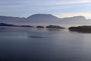 Misty Morning Atmosphere Drucke: Inside Passage