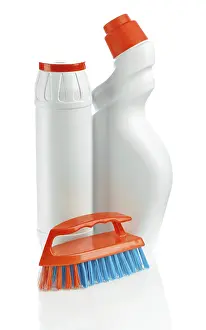 Cleaning Supplies Studio Shot Drucke: Insulated plastic bottles with brush