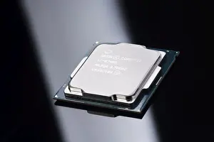 Computer Hardware Technology Drucke: Intel Core i7 8700K processor 6-core CPU isolated on black