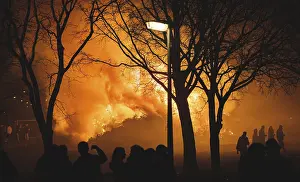 Forest Fire Drucke: Intense flames from a massive forest fire