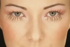 Caucasion Ethnicity Female Drucke: Intense look