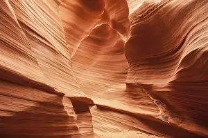 Arizona Desert Landscape Drucke: Interior of Antelope Canyon, woderful orange waves made of stone
