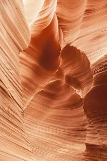 Deserted Canyon Scene Drucke: Interior of Antelope Canyon, woderful orange waves made of stone