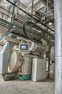 Industrial Automation Drucke: Interior of automatic line for the production of feed