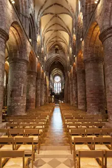 Drucke von Innenraum, massive runde Säulen, romanisch-normannische und frühgotische Architekturstil, St Magnus Kathedrale, St Magnus Kathedrale, mit rotem Sandstein erbaut, Kirkwall, Mainland , Orkney-Inseln Magnus Drucke: Innenraum, massive runde Säulen.