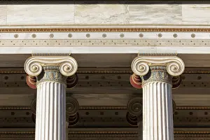 Southeast European Architecture Drucke: Ionic Columns of the Academy of Athens