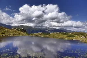 Deserted Mountain Lake Drucke: See am Jaufenpass