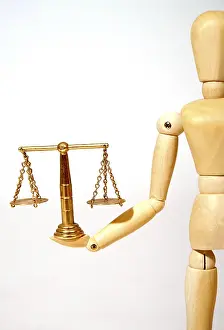 Lady Justice Symbol Drucke: Jointed doll with scale