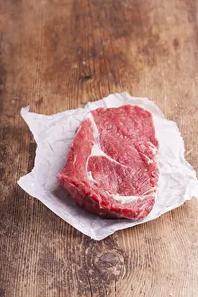 Empty Grocery Store Aisle Drucke: Juicy beef steak