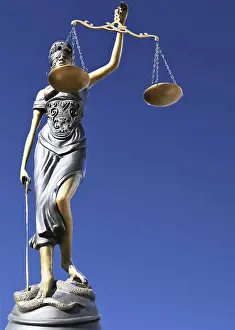 Single Coloured Background Image Drucke: Justice exempted