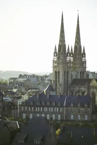 Quimper Cathedral Drucke: Kathedralkirche Saint Corentin, Quimper, Bretagne, Frankreich im Jahr 1974