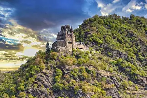 Historic European Architecture Drucke: Katz Castle above St