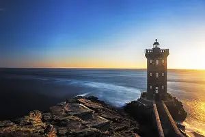 Kermorvan Lighthouse Drucke: Kermorvan Lighthouse before sunset