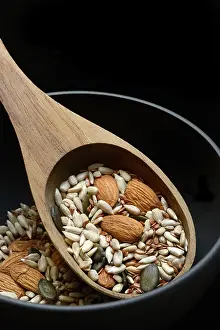 Sunflower Seed Mix Drucke: Kernels in ladle, kernel mix of almond kernels
