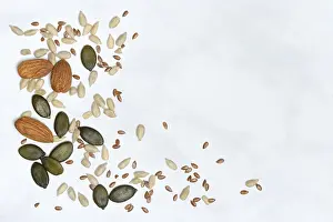 Almond Kernels Drucke: Kernels, mix of almond kernels