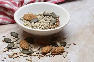 Vegetarian Snack Ideas Drucke: Kernels in shell, kernel mix of almond seeds