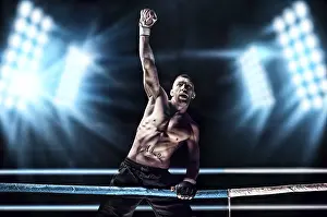 Fitness Studio Image Drucke: Kickboxer posing in the ring