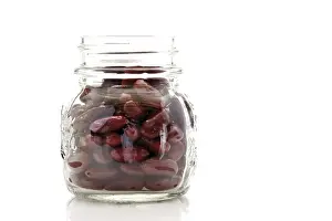 Studio Shot Still Life Drucke: Kidney beans in a jar