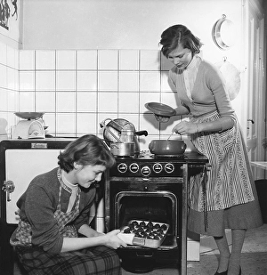 Scandinavian Interior Design Inspiration Drucke: In the kitchen in the 1950s