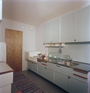 Empty Room Design Drucke: Kitchen of the 1950s. Kitchen interior in a typical design with visible objects from the time