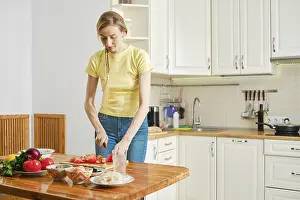 Vegetarian Meal Prep Drucke: In a kitchen with white cabinets