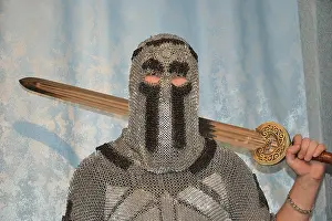 Medieval Armor Drucke: Knightly chain armor and sword