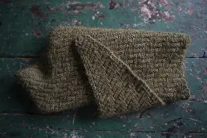 Traditional Craftsmanship Drucke: Knitted neckerchief