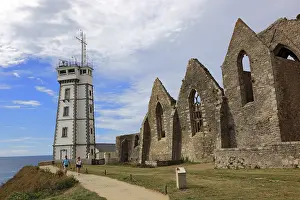 Europe Landscape Photo Drucke: At La Pointe Saint-Mathieu, view of the semaphore and the ruined monastery