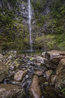 Tropical Rainforest Landscape Photo Drucke: Lagoa do Vento with Upper Risco Waterfall