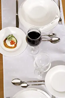 Red Wine Glasses Drucke: Laid table