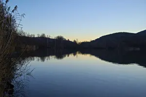 Central Europe Landscape Photography Drucke: Lake at dawn, Freudenberg am Main
