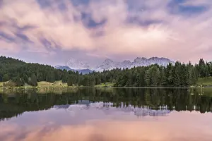 Rural Bavarian Countryside Drucke: Lake Geroldsee with dramatic clouds