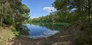 German Water Body Drucke: Lake with reflection of the landscape