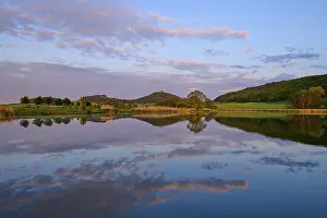 Veste Wachsenburg Germany Drucke: Lake with reflection in spring with castle at sunset