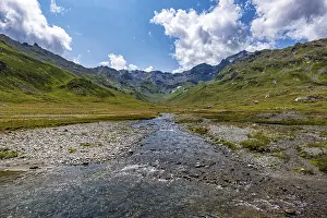 Drucke von Landschaft eines alpinen Flusses am Splugenpass Verwandte Bilder Drucke: Landschaft eines alpinen Flusses auf dem Splugenpass.