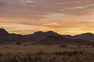 Namibia Sunrise Drucke: Landscape on the main C19 road, sunrise, Namibia