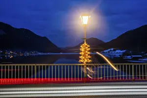 Carinthia Landscape Photography Drucke: Lantern on bridge over Weissensee