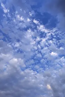 Blue Sky Europe Drucke: Large altocumulus clouds, Germany