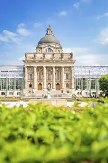 Munich Architecture Drucke: Large building with dome and columns