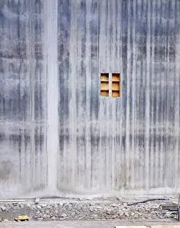 Construction Site Drucke: Large concrete wall - small window. Wicket
